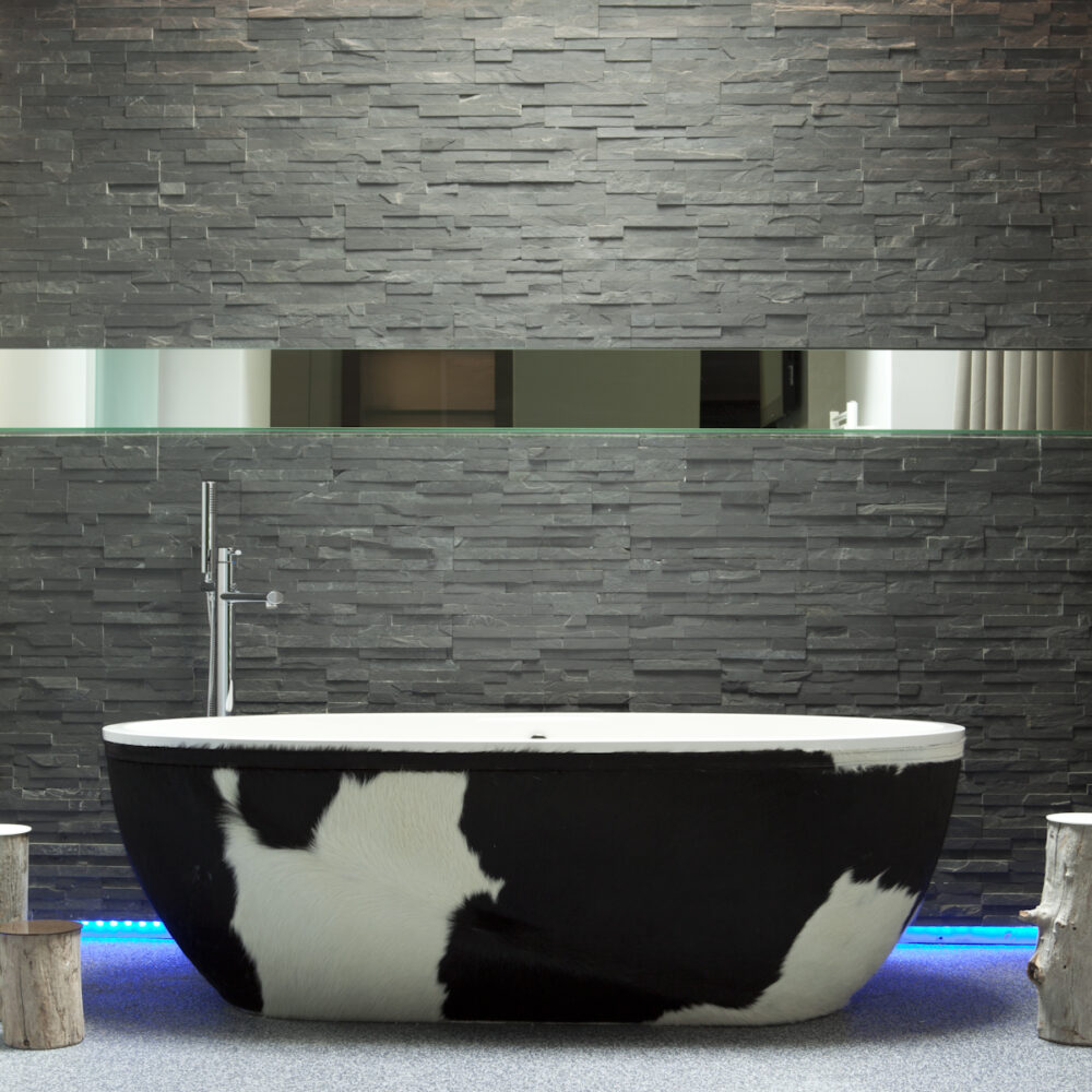 Bathtub With Cowhide Lining by Aquadesign
