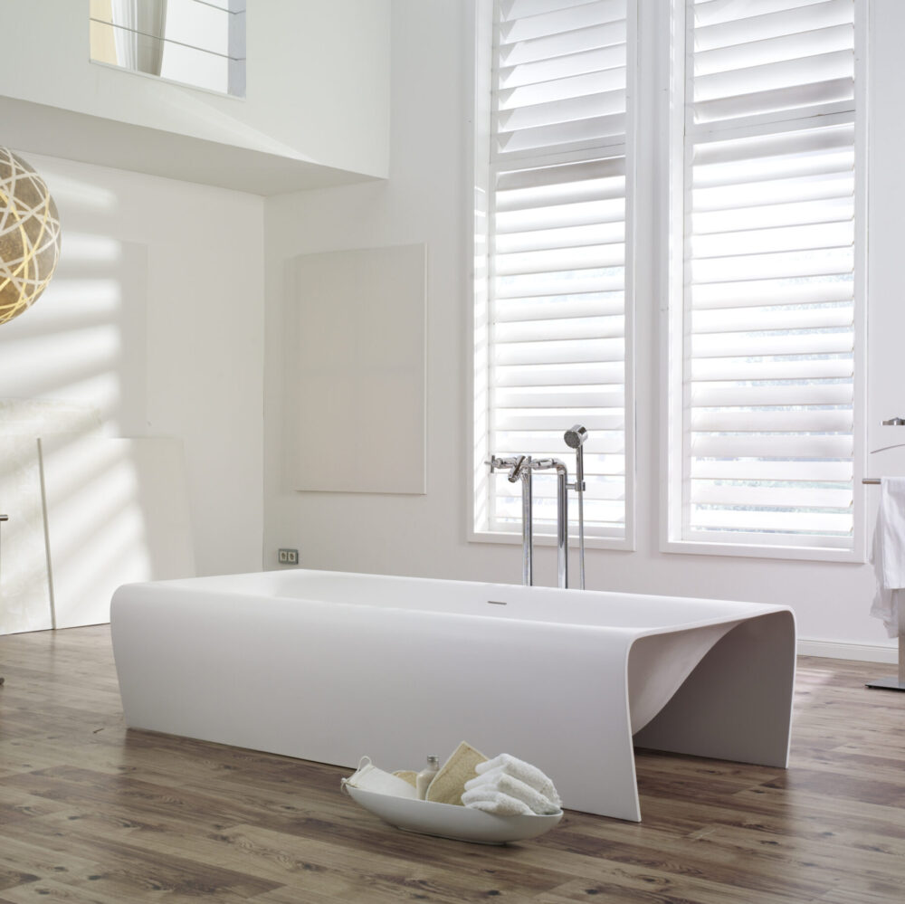 Luxury Designer Freestanding Bathtub by Aquadesign