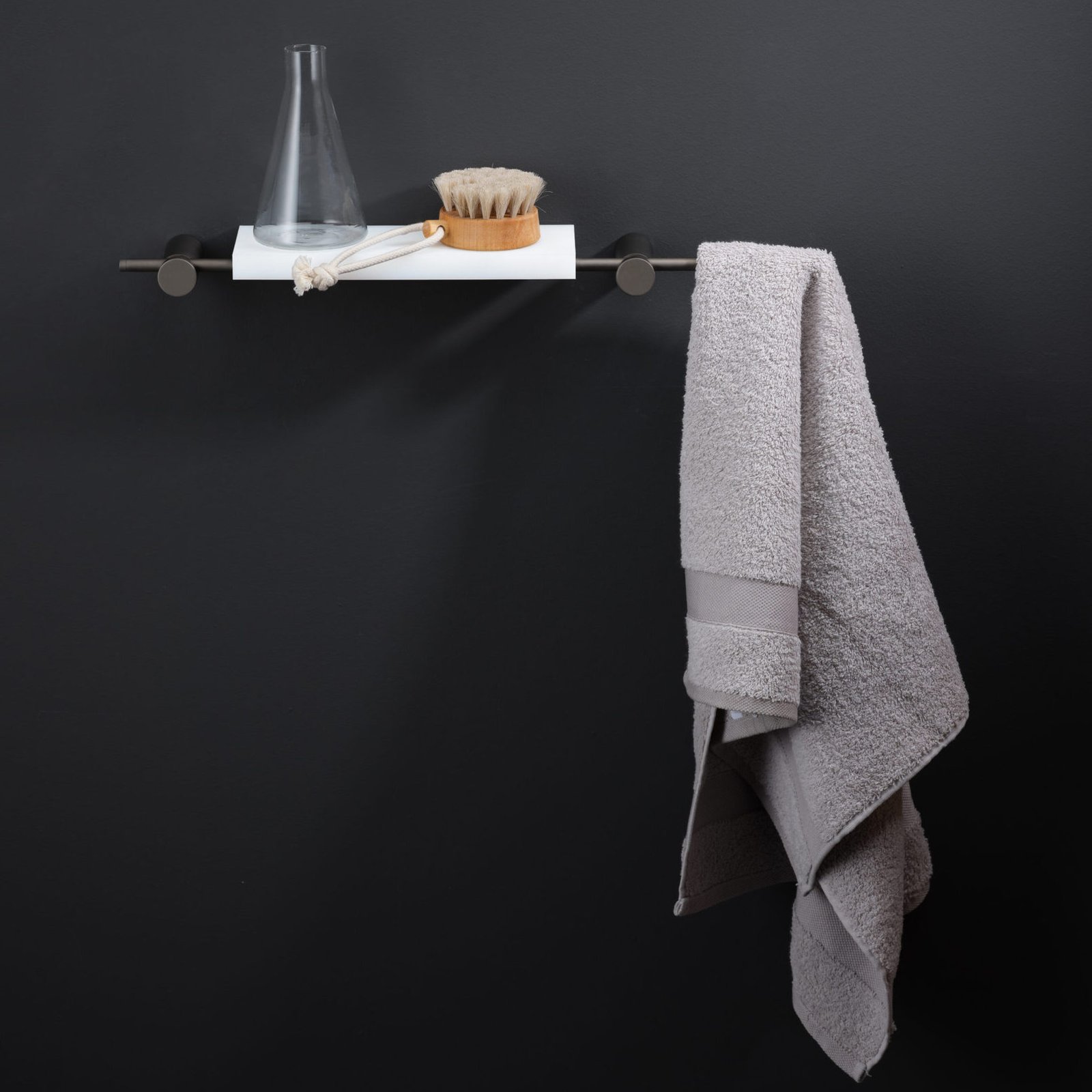 pscbath-towel-bar-with-shelf-ritmonio Towel Bar With Shelf by Ritmonio